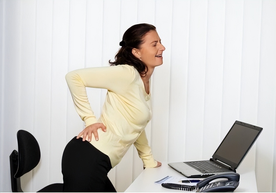 年轻人腰间盘突出如何根治,年轻人腰间盘突出怎么治疗