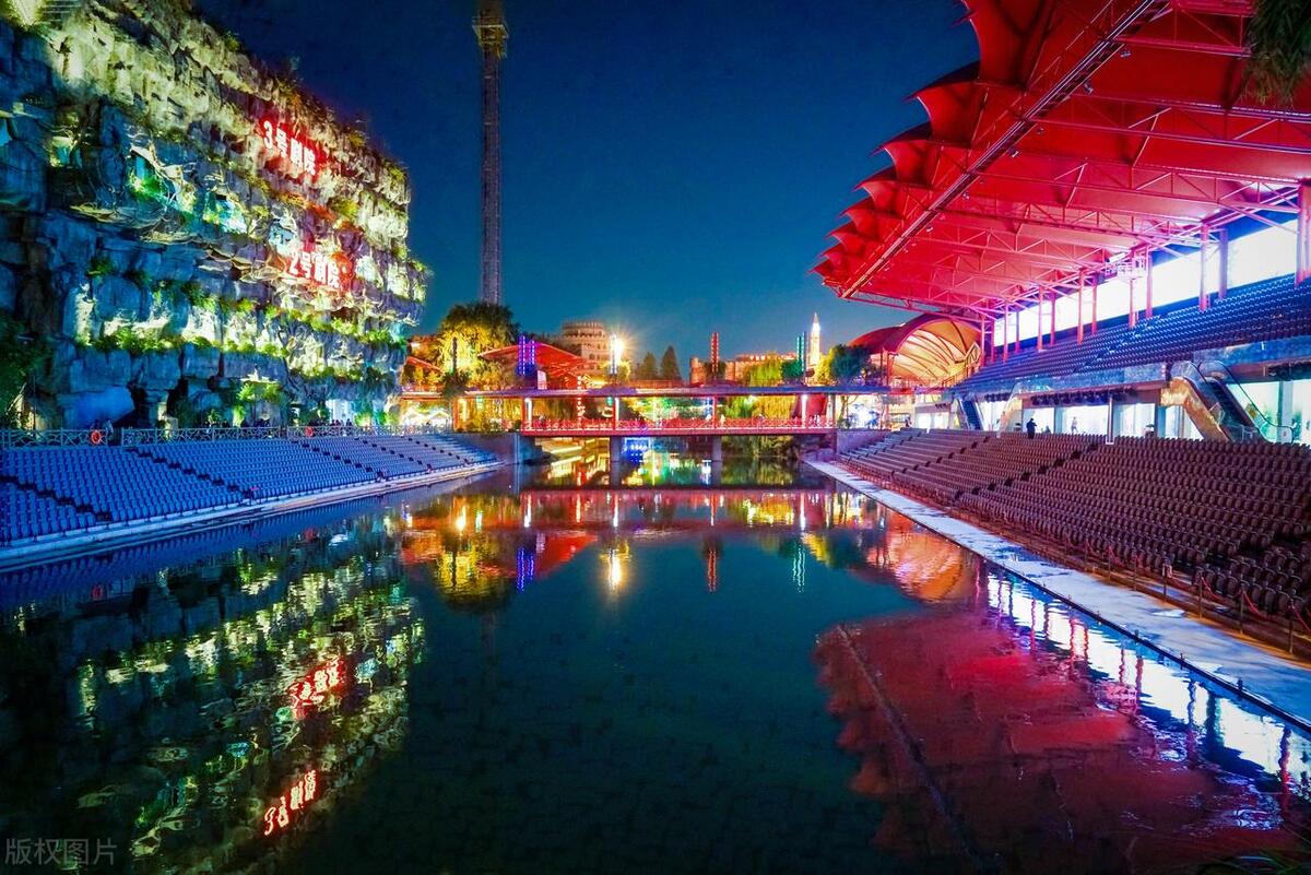 杭州宋城跟横店比哪个值得去,杭州宋城景区值得去玩吗