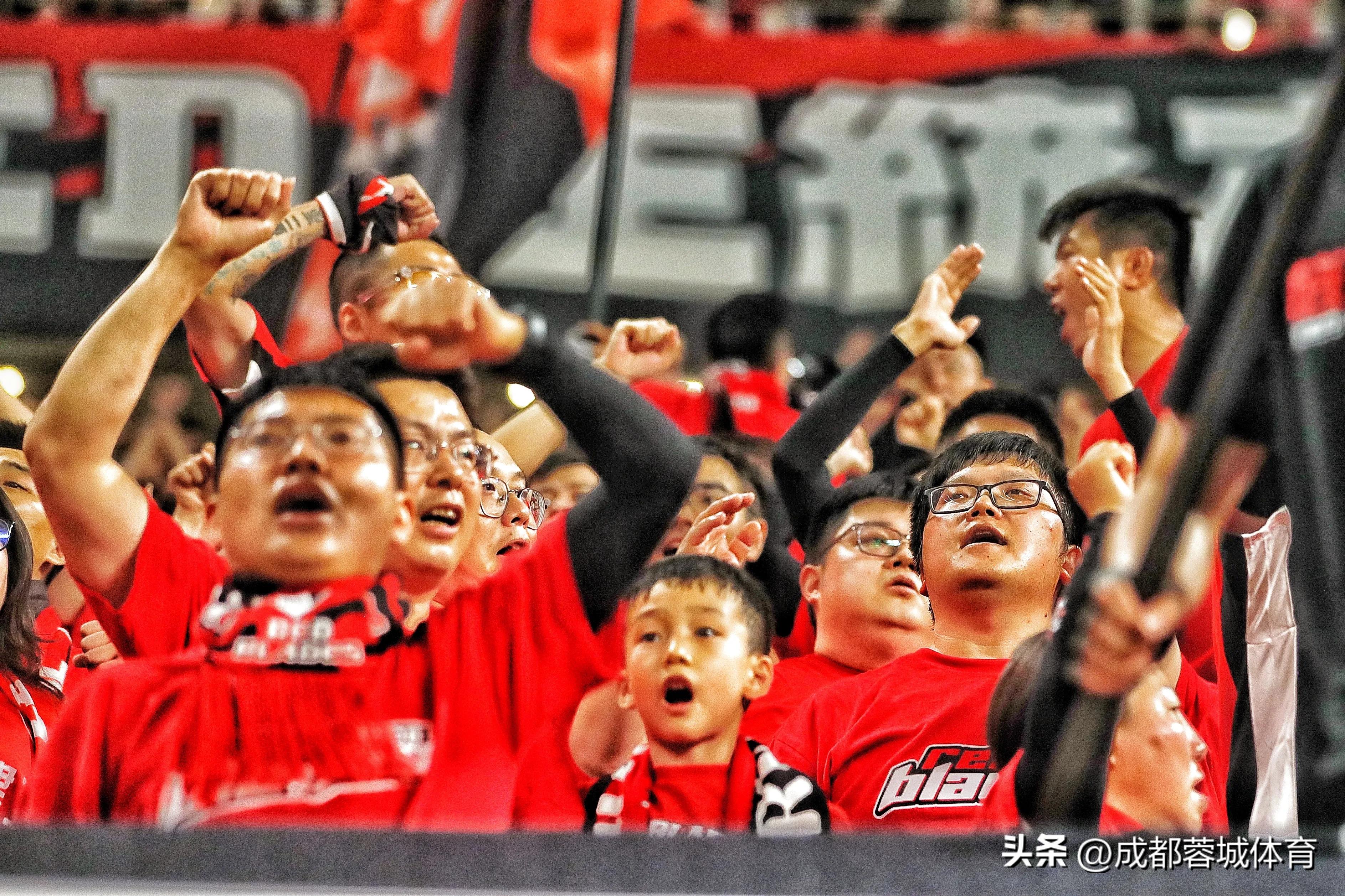 第12轮成都蓉城vs天津津门虎,天津津门虎半场0比1成都蓉城