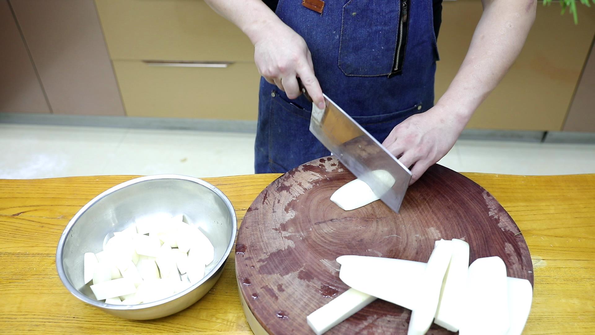 秋吃白冬吃黑春吃什么,秋季滋阴养肺吃什么