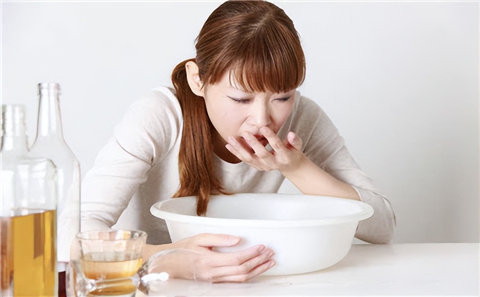 车厘子中毒一夜便血20多次,吃完草莓和车厘子会便血吗