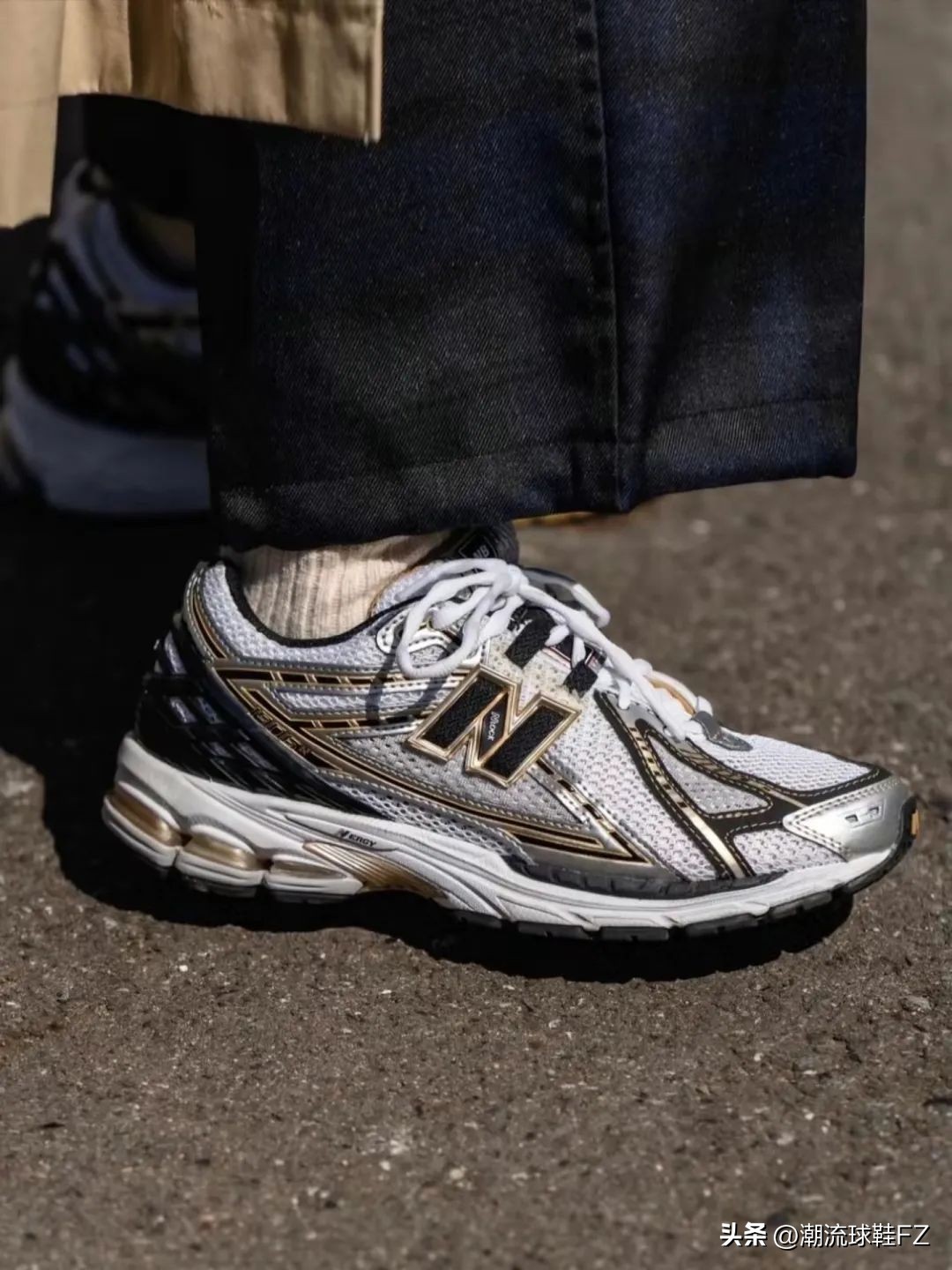 联名才有的配置！NewBalance用快餐盒装鞋，挺别致