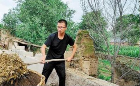 狂妄考生，考场外大放厥词“垃圾题别想阻止我打工”，现一语成真