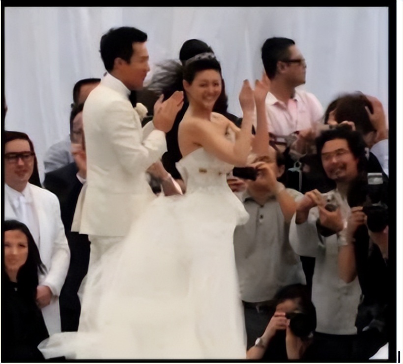 汪小菲和大s的婚礼,汪小菲大s海边婚纱照片