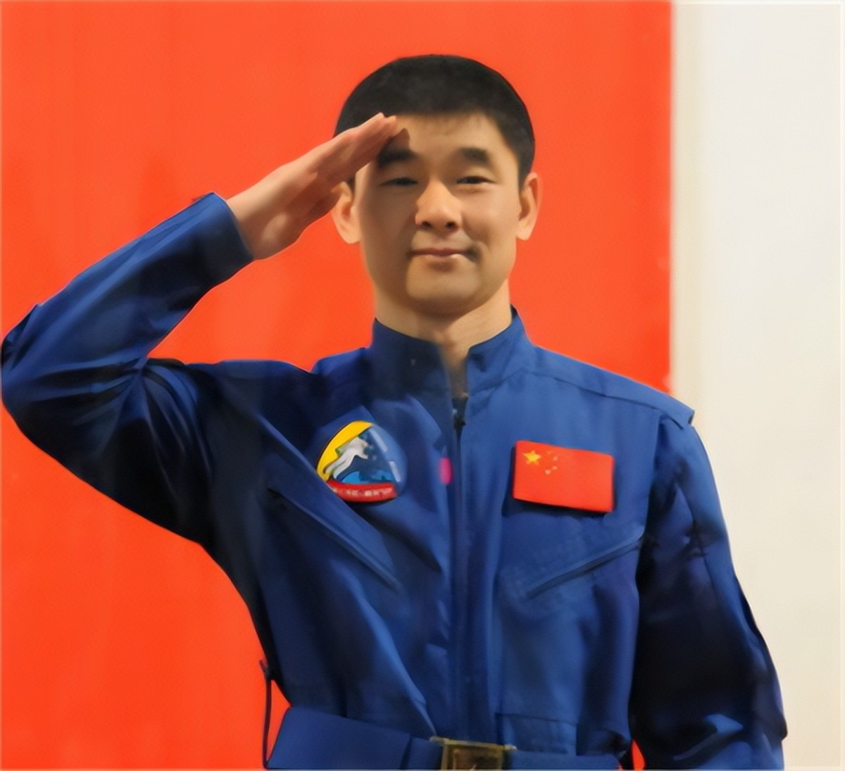 航天员老婆都是什么职业,航天员父母有什么特殊待遇