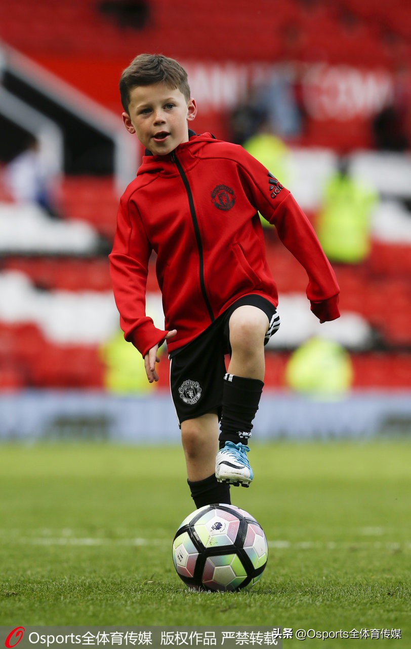 足球的魅力盘点足坛的可爱萌娃,盘点六一儿童节萌娃表演搞笑视频