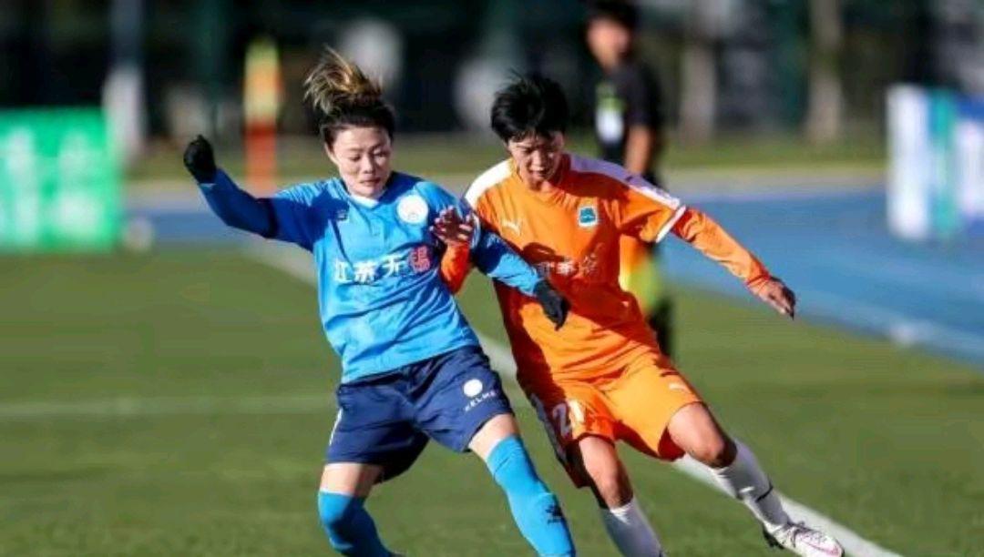 女足武汉胜江苏首夺女超联赛冠军,中国女超联赛江苏女足