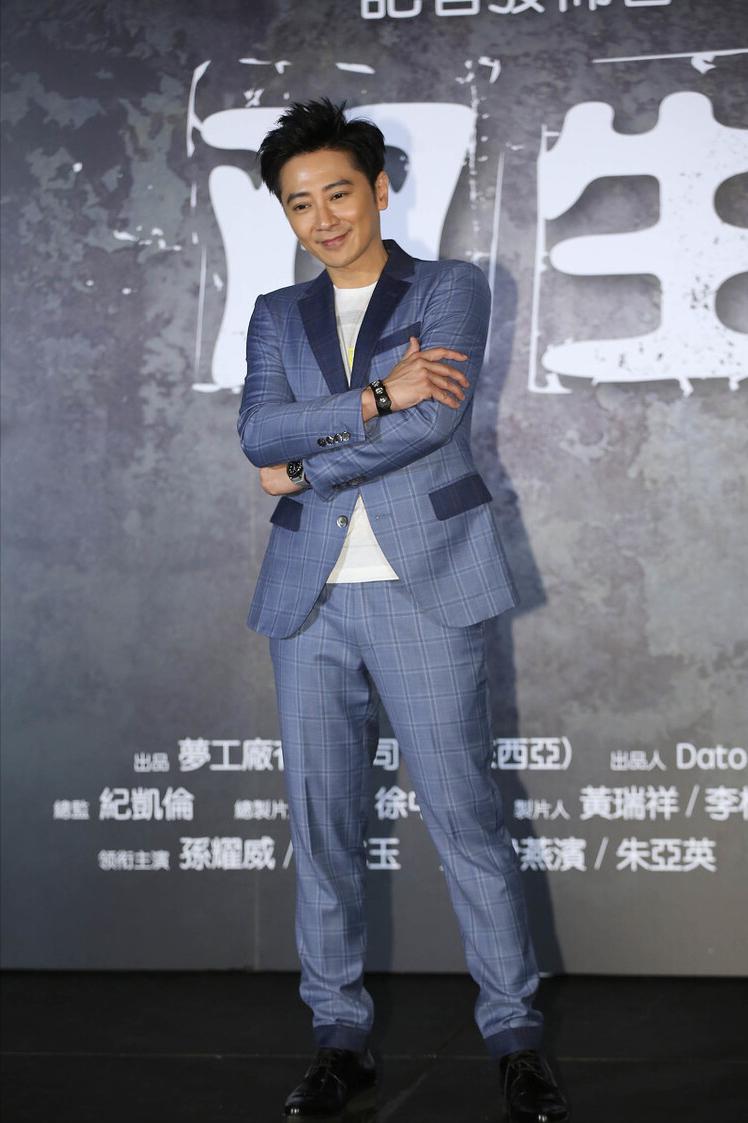 因一句“*鱼岛钓**是中国的”，惨遭封杀多年，如今复出变得光彩亮人