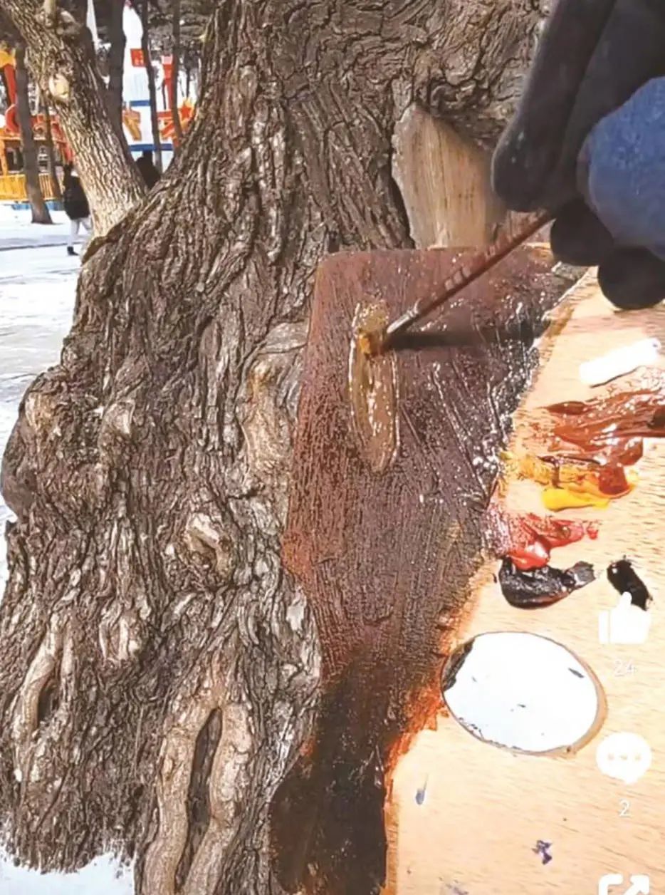 90后画家街头绘画,90画家街头绘画上演画板消失术