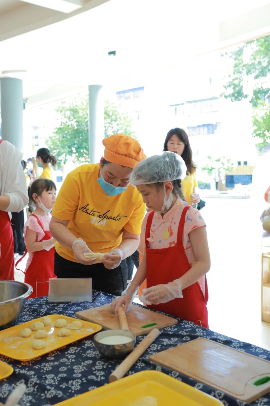 千百年前古人听的洞经古乐、吃的酥饼、画的木刻年画...这一次我们给你包圆了