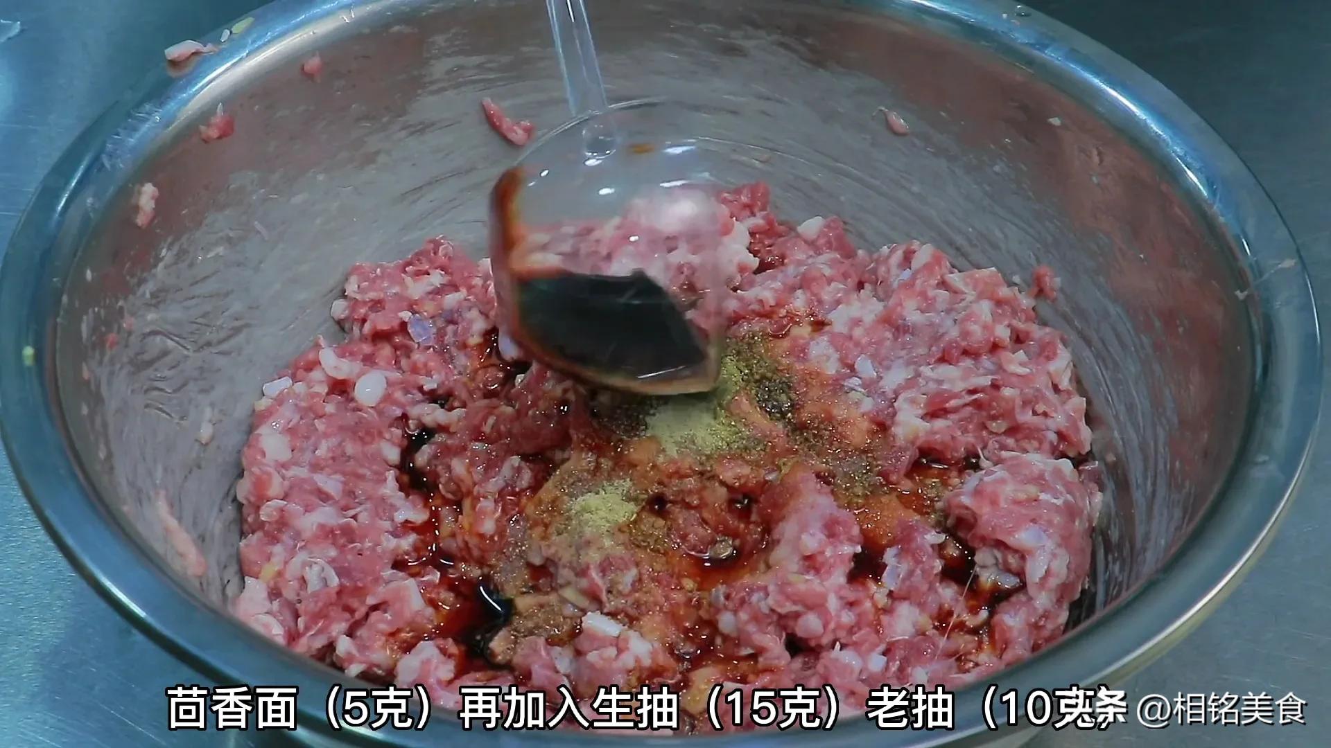 羊肉馅饺子怎么调馅不腥不膻,羊肉饺子馅咋调味不散