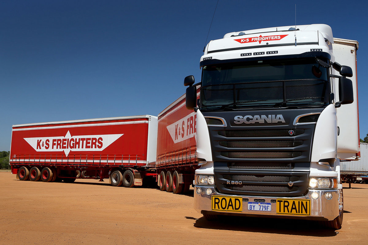 53周岁生日快乐！揭秘斯堪尼亚V8发展史，公路之王如何步步加冕？