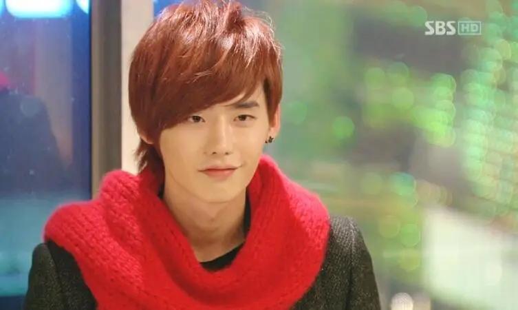 李钟硕2022年上映的电影,李钟硕十部必看韩剧一口气看完