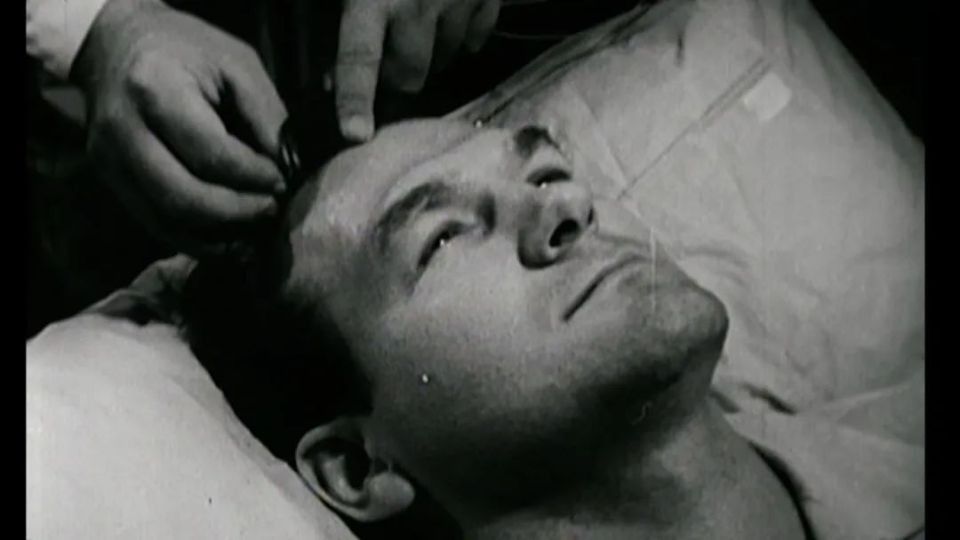 美国中情局“开*院妓**”、柏林街头粉红色管道，背后藏着怎样的故事