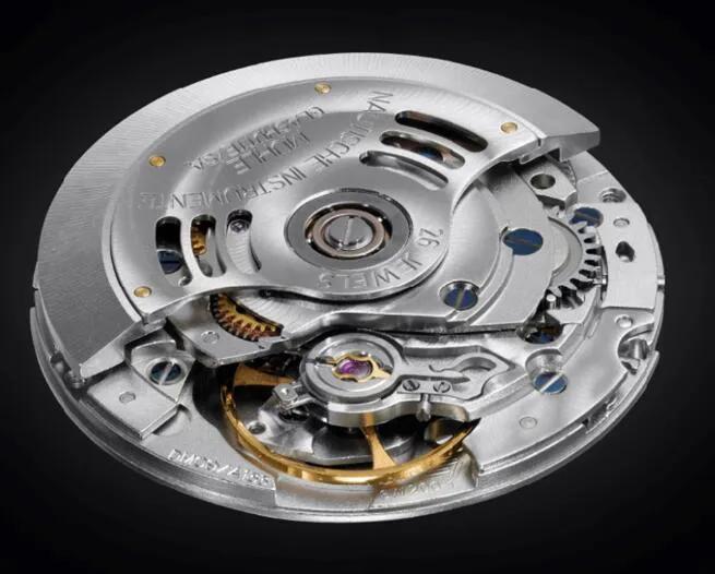 欧米茄海马300白盘和黑盘哪个漂亮,欧米茄海马300性价比怎么样