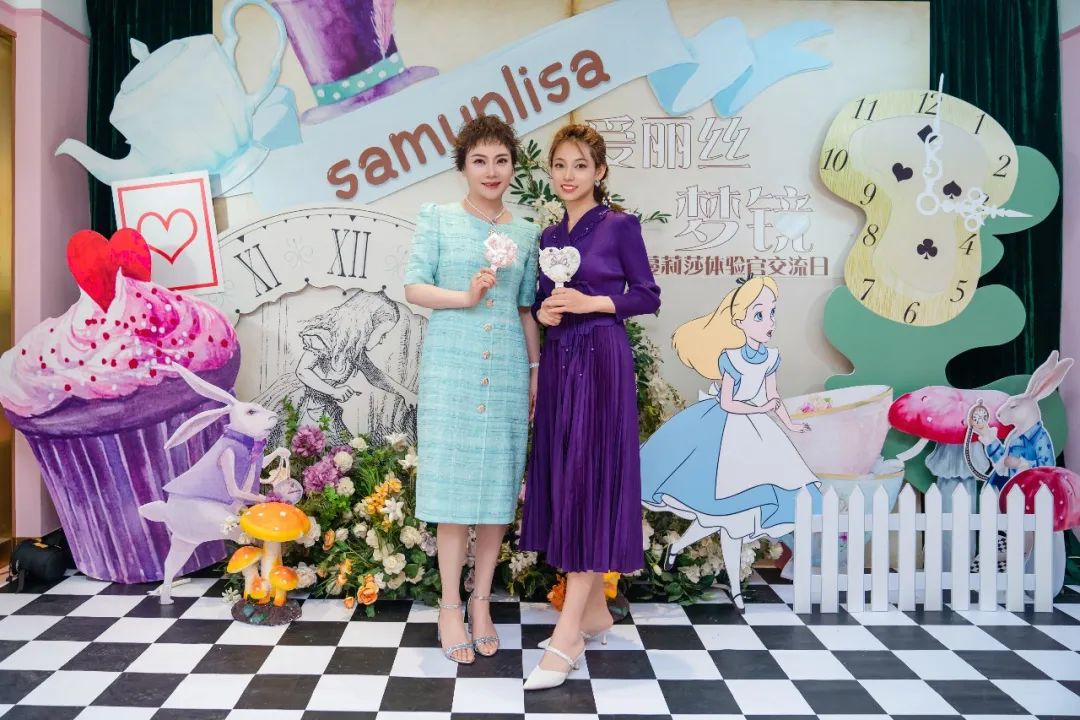 莎蔓莉莎网红小姐姐,莎蔓莉莎小气泡净颜