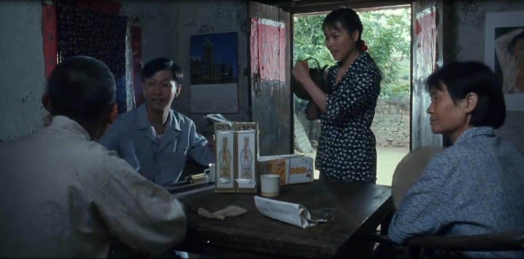 人性与欲望交织的*理片伦**，男人娶了村长的女儿，婚后让她独守空房