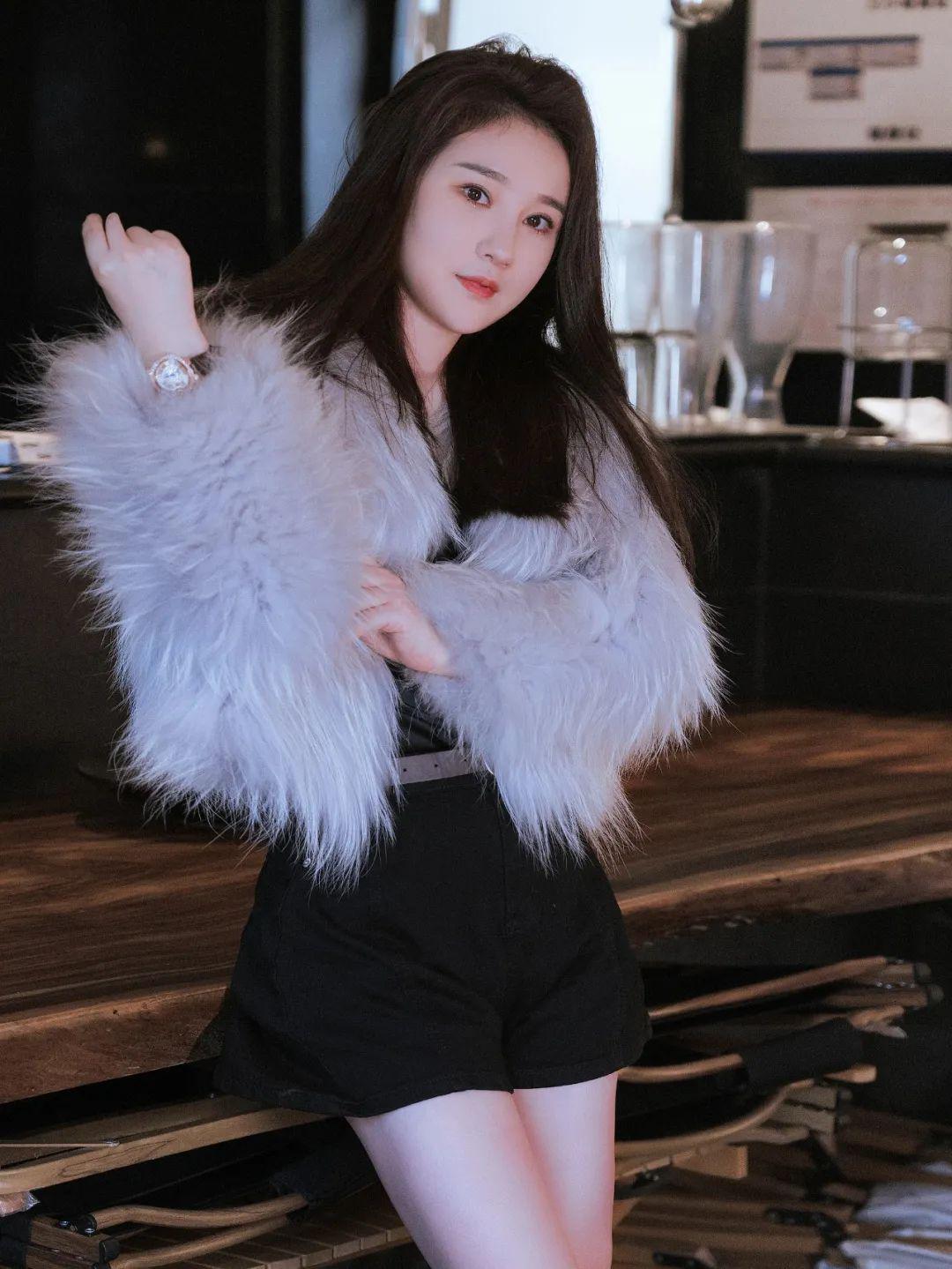 沈曼早期客厅直播视频,沈曼在抖音直播的回放