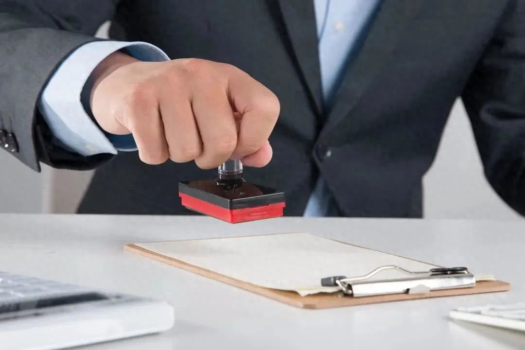 合同上有公章有法律效力吗,合同盖章了但不是本人签字有效吗