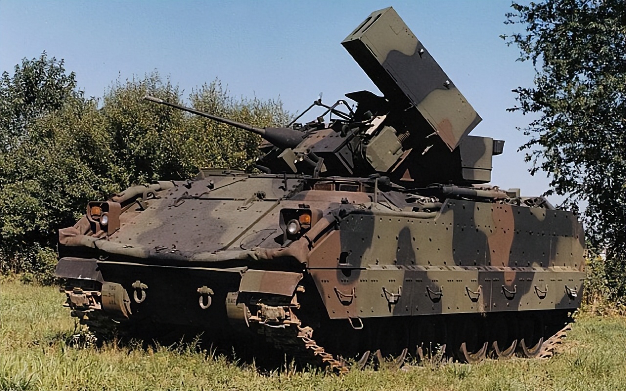 美国援乌单兵巡航导弹作战,美国援乌m777轻型榴弹炮