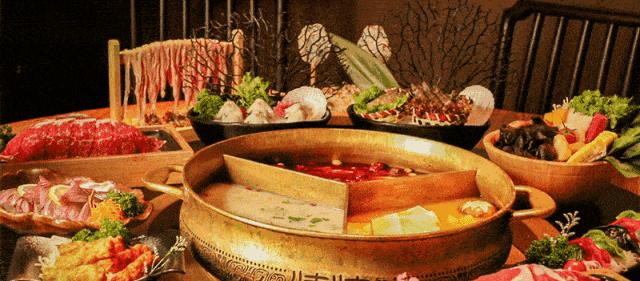 7年跻身火锅三雄，近300家店20+亿！这个火锅品牌凭啥突围开挂？