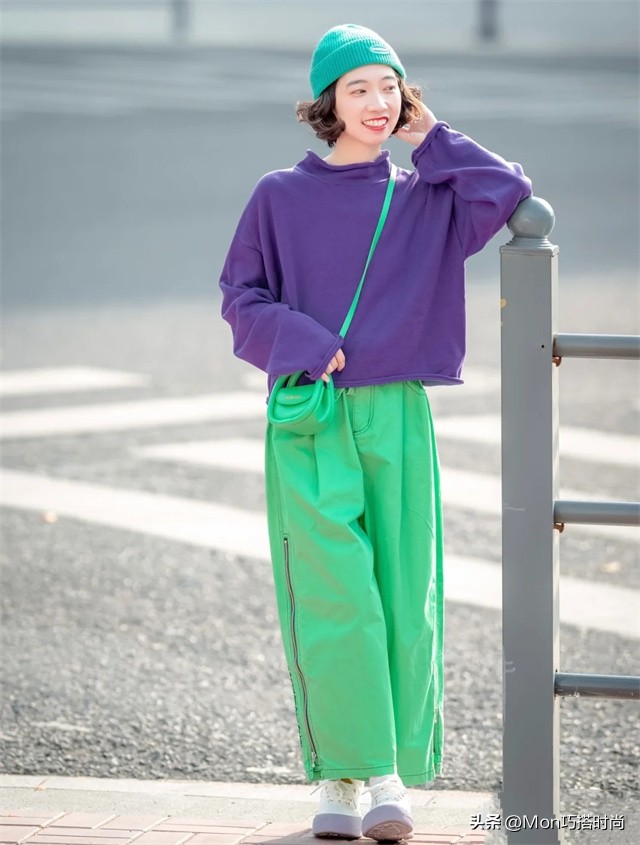 满大街都是卫衣怎样穿才出众,满大街的卫衣怎么穿才出众
