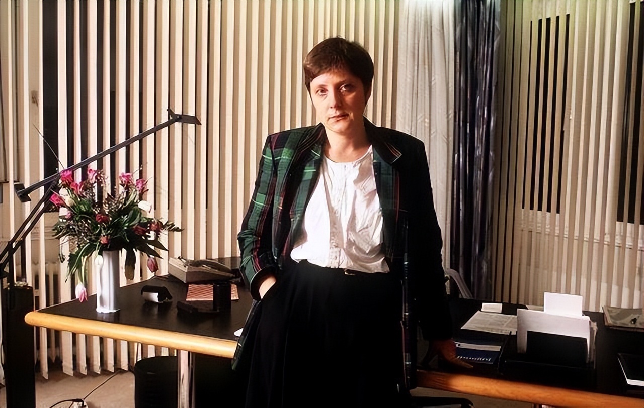 默克尔有什么权力,默克尔权力和责任