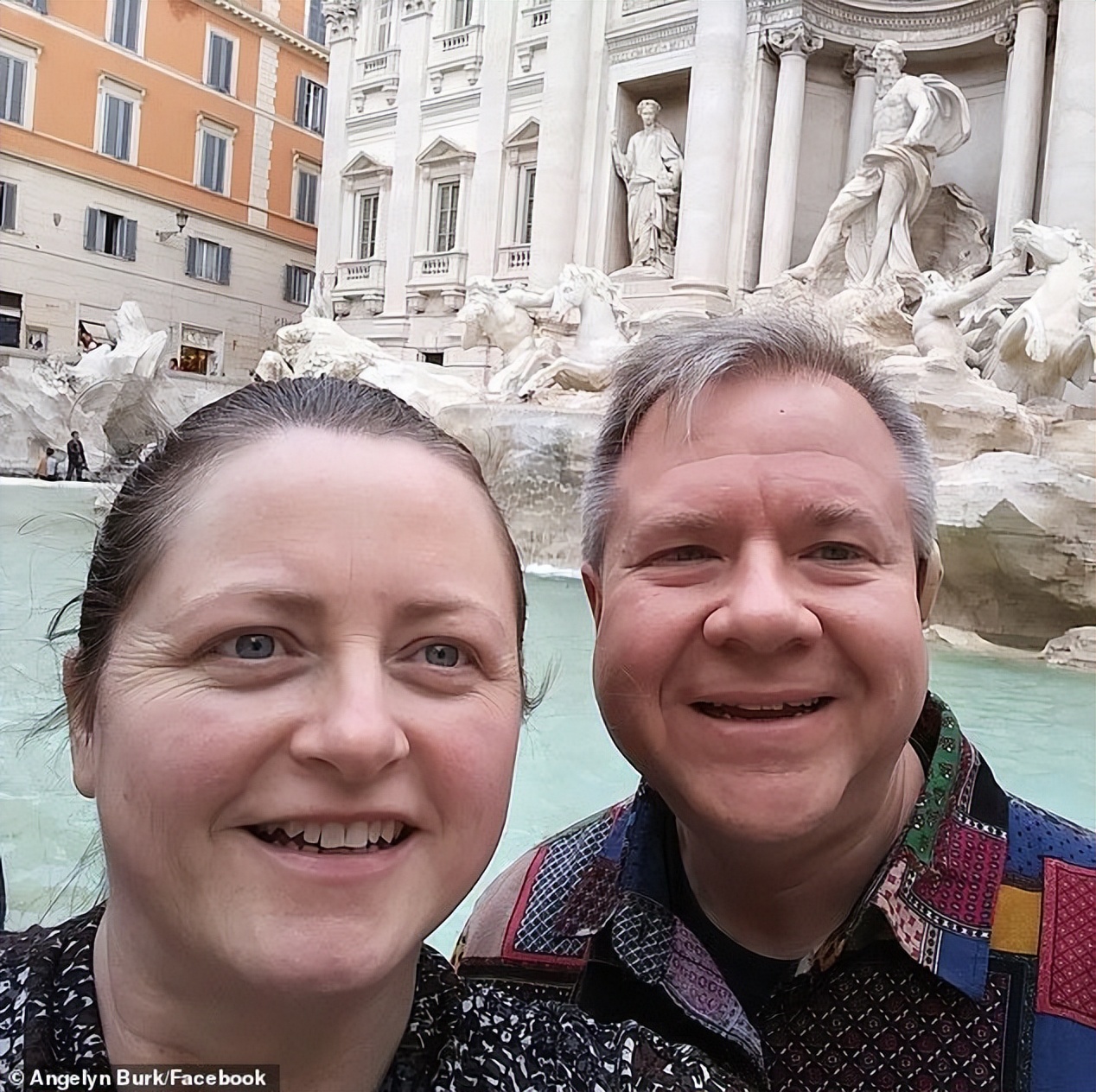 美国50岁夫妇辞职卖光家产，退休爽住游轮：比房贷便宜多了