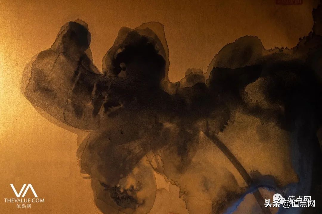 张大千泼彩荷花拍卖天价,香港拍卖张大千荷花