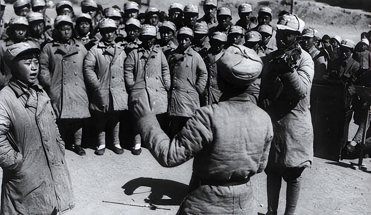 1953年，志愿军师长负伤后回家探亲，发现拉车的车夫就是父亲