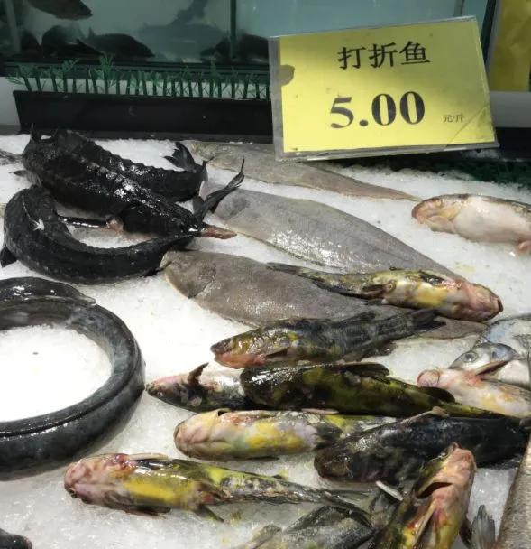 超市购物这些食物不能买,超市里这些东西千万别吃