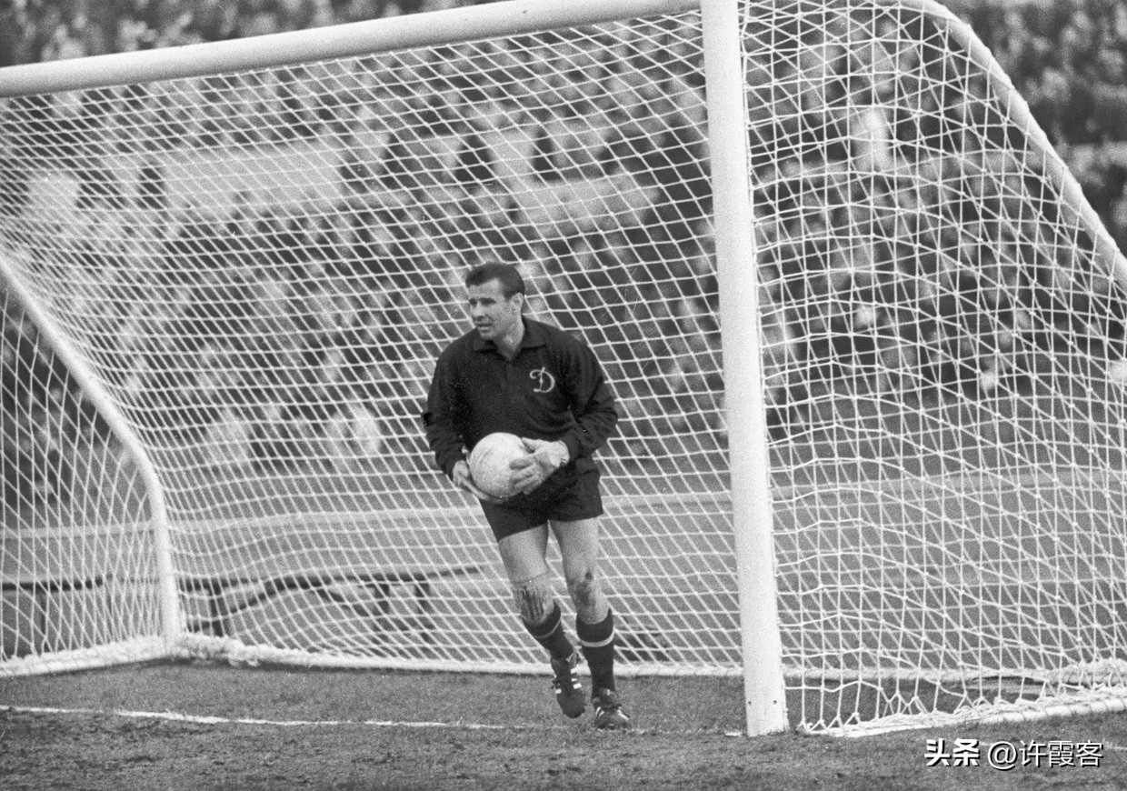 雅辛与贝利谁年龄大,贝利是最厉害的吗