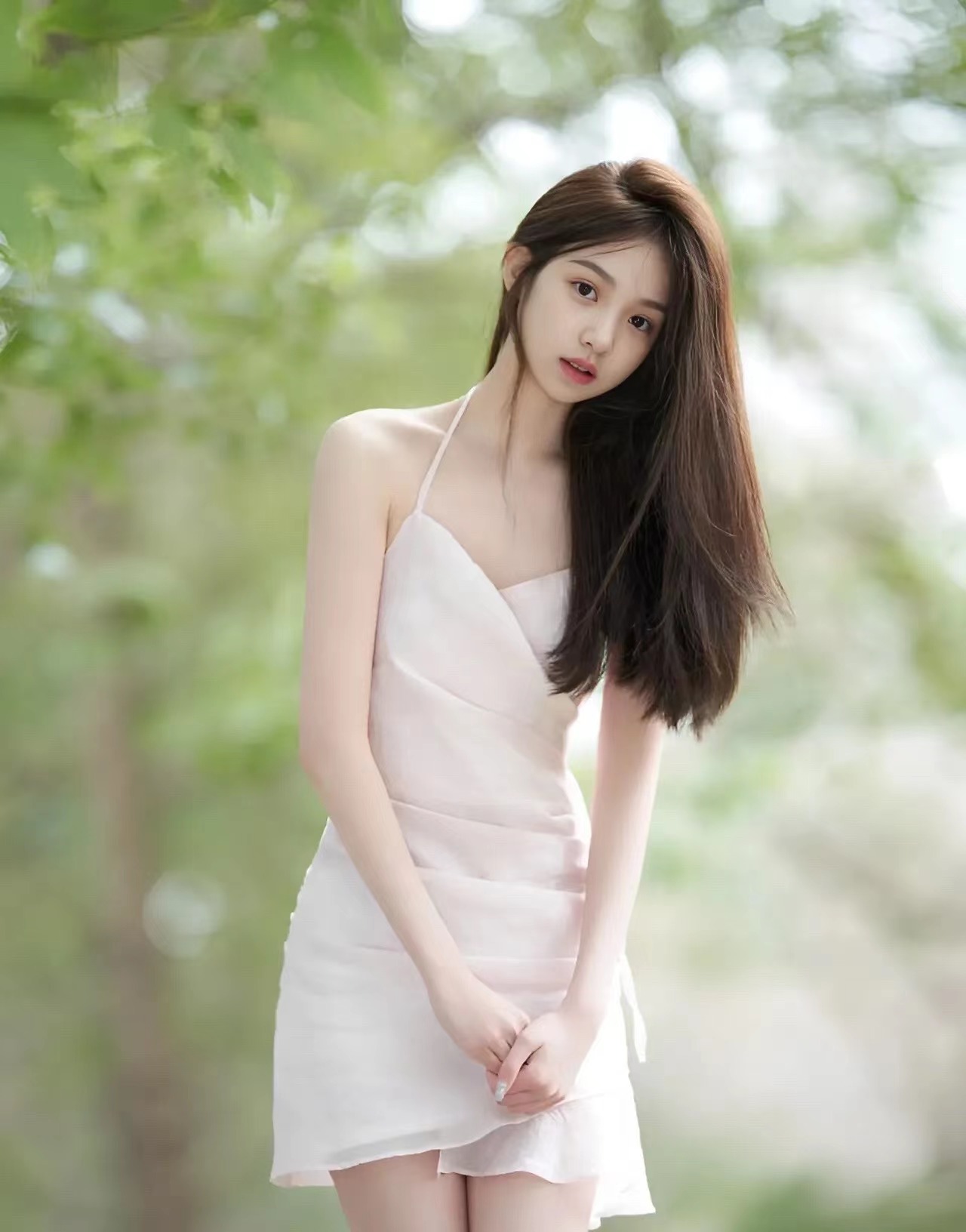 怎么拍照显瘦又有高级感姿势,拍照姿势不重样美出高级感