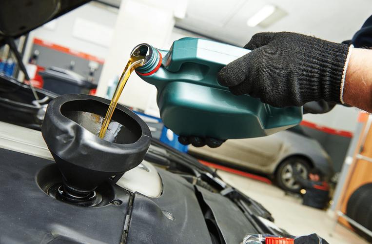 摩托车机油加多了的危害,机油加多或加少会出现什么问题