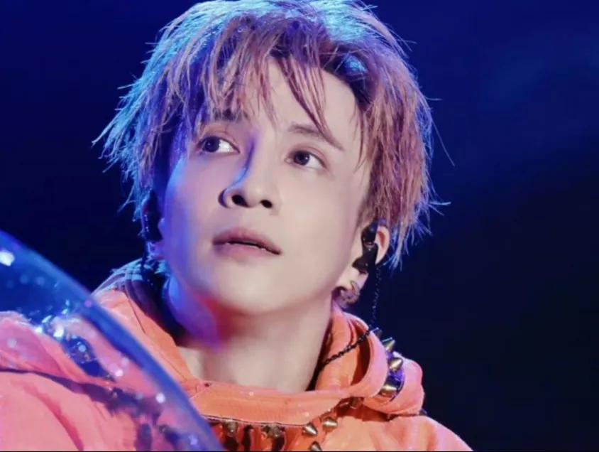 薛之谦刘惜君笑场完整版,刘惜君忘词薛之谦笑场聊表心意