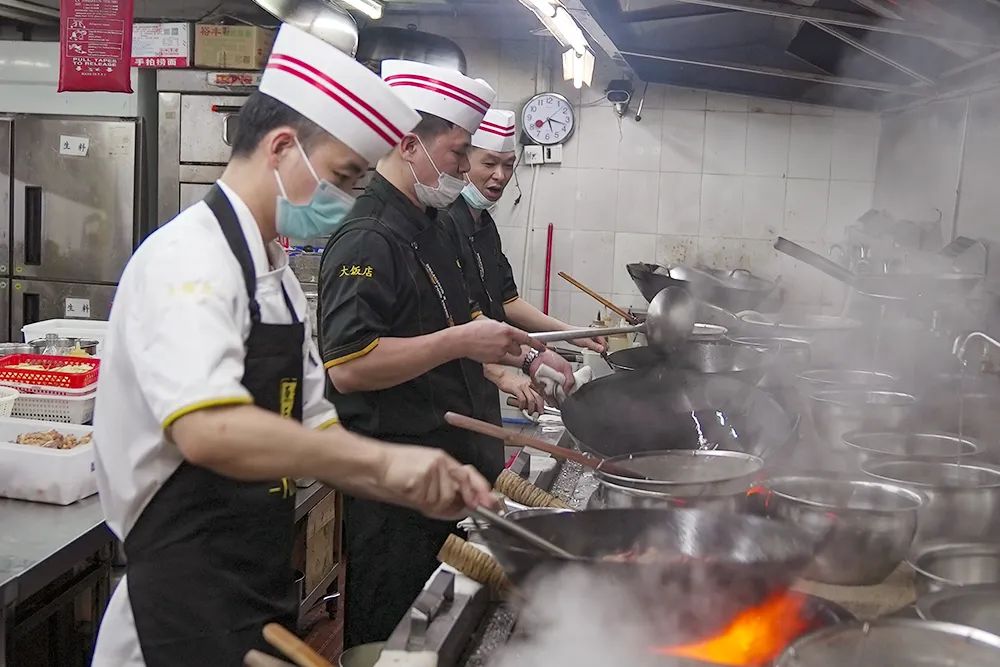 为什么厨房的水龙头要一直开着呢,后厨不关水龙头