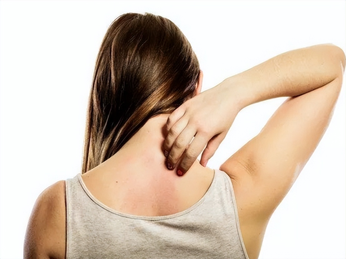 神经性皮炎喝过中药后为啥更痒,手越抓越痒是皮炎还是真菌感染