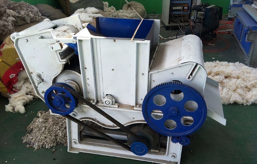 新买的衣服为什么有股味,新买的衣服有股臭味是什么原因