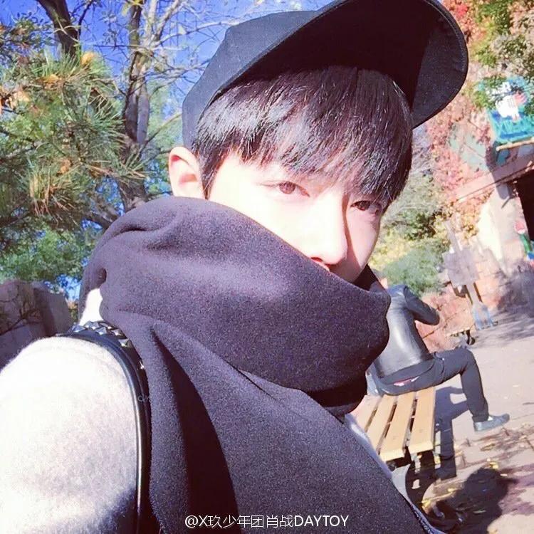 肖战微博上发自己的照片,肖战曾经的微博照片