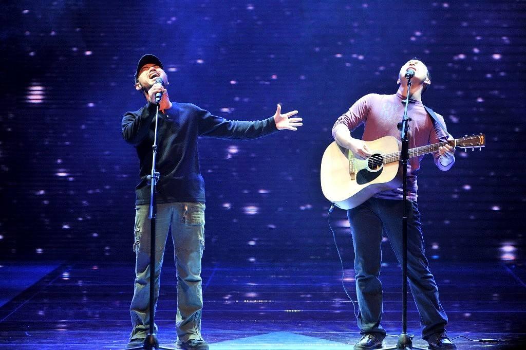 旭日阳刚王旭刘刚春天里星光大道,王旭重回工地干活刘刚却坐豪车