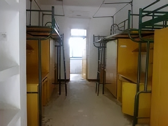 五十三度橙宿舍,五十三度橙教务