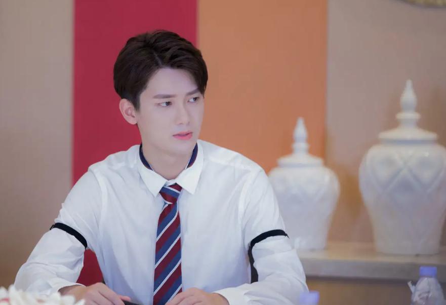 从查无此人到一鸣惊人,从大红大紫到无人提及的男明星