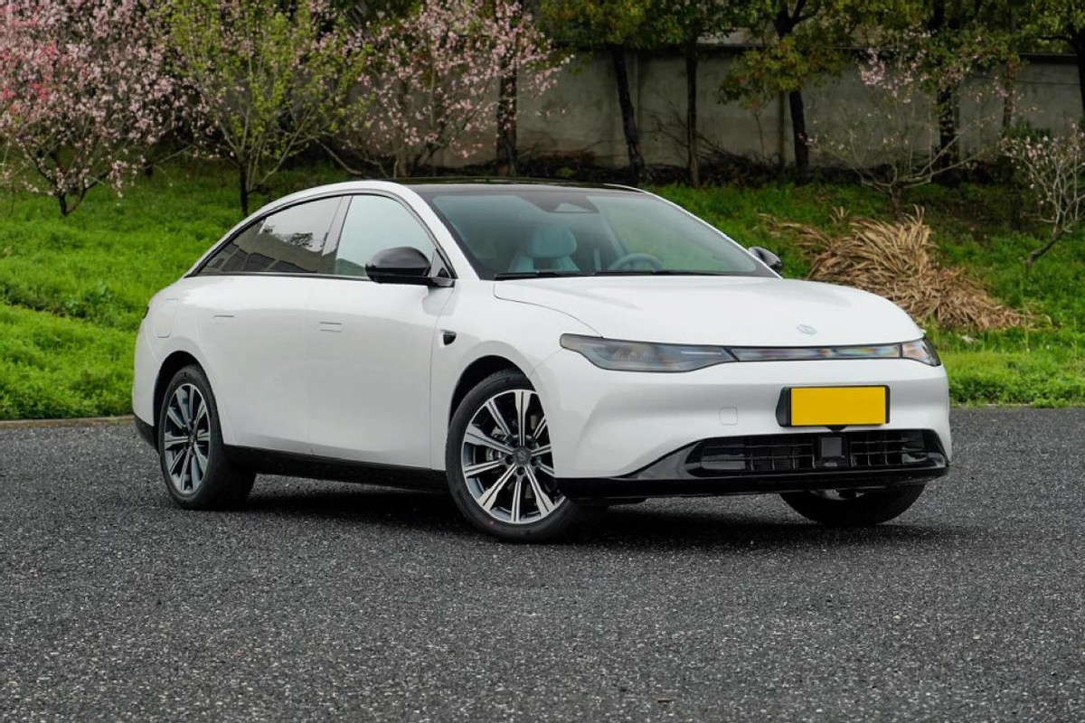 零跑c01价格15.98万黑色,零跑c01价格低高颜值的电车首选