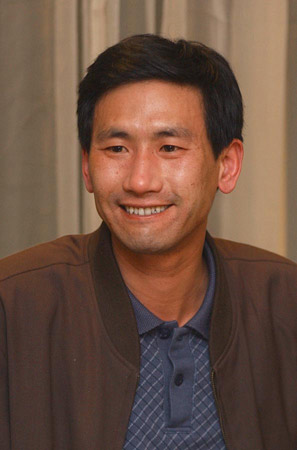 万米高空突然没油，中国试飞员放弃跳伞求生，8分钟避免上亿损失