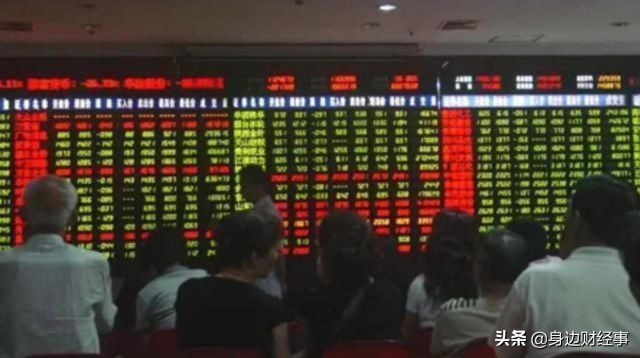 与空姐相识三年，让其背负900万债务，*咸平郎**坠落之路是怎样的