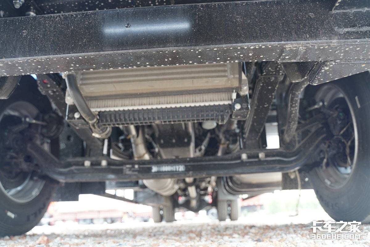 10米大单桥高栏货车,10米货箱单桥车