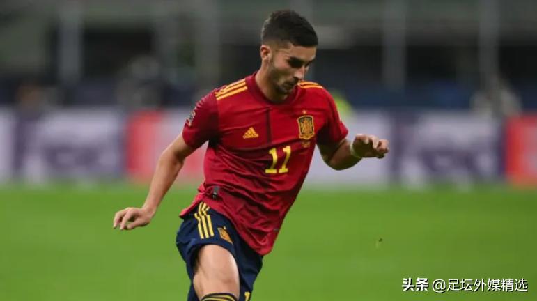 国际足坛转会市场最新动态：特里皮尔、奥巴梅杨、马夏尔、德斯特