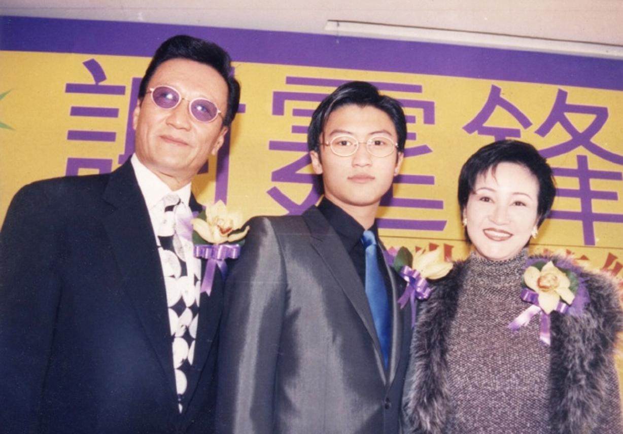 谢霆锋接受采访被曝此生最爱王菲,谢霆锋坦言最遗憾的事王菲无奈