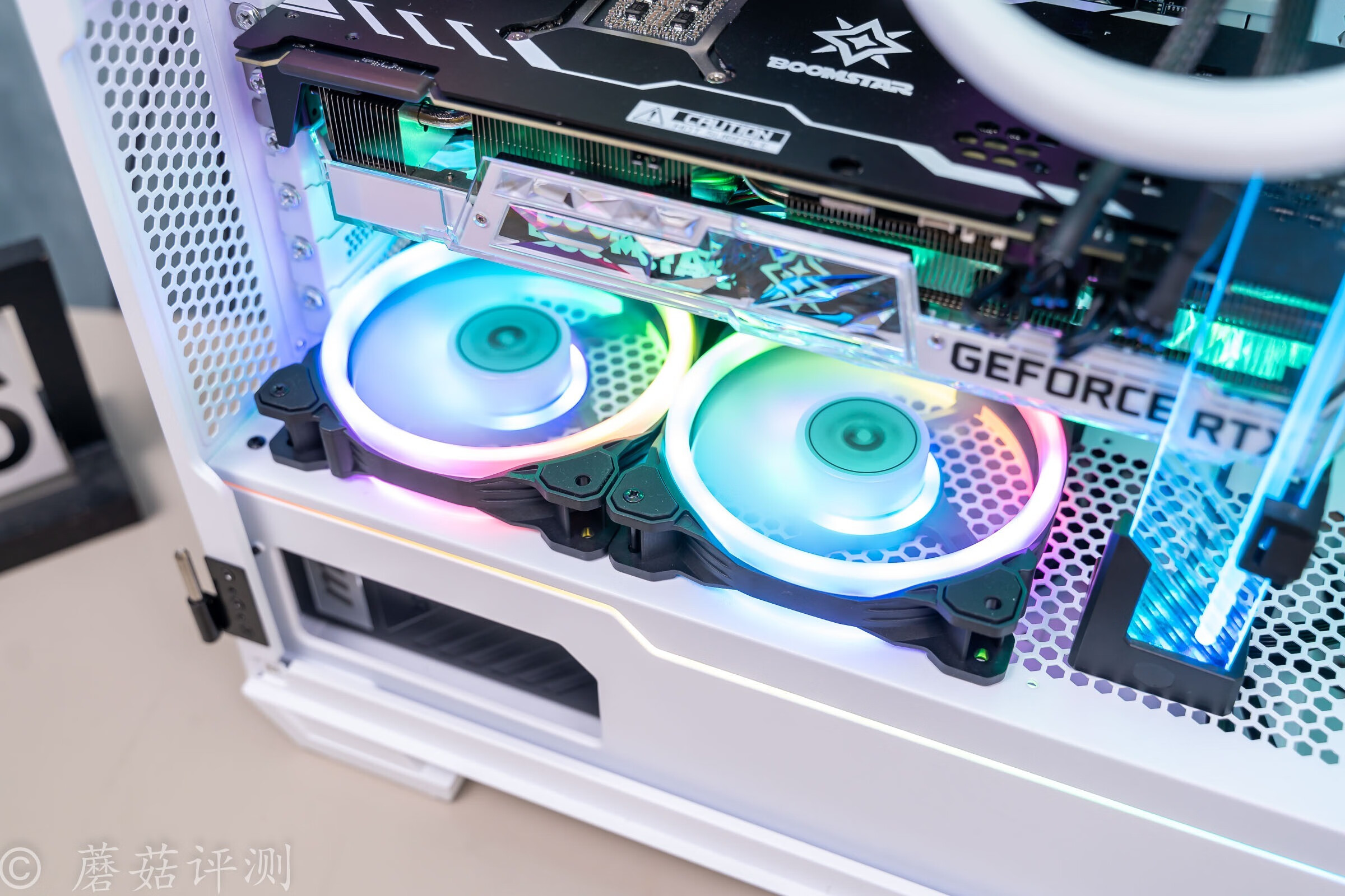 一正一反，轻松定义你需要的风扇风向，Tt耀影SWAFAN12机箱风扇