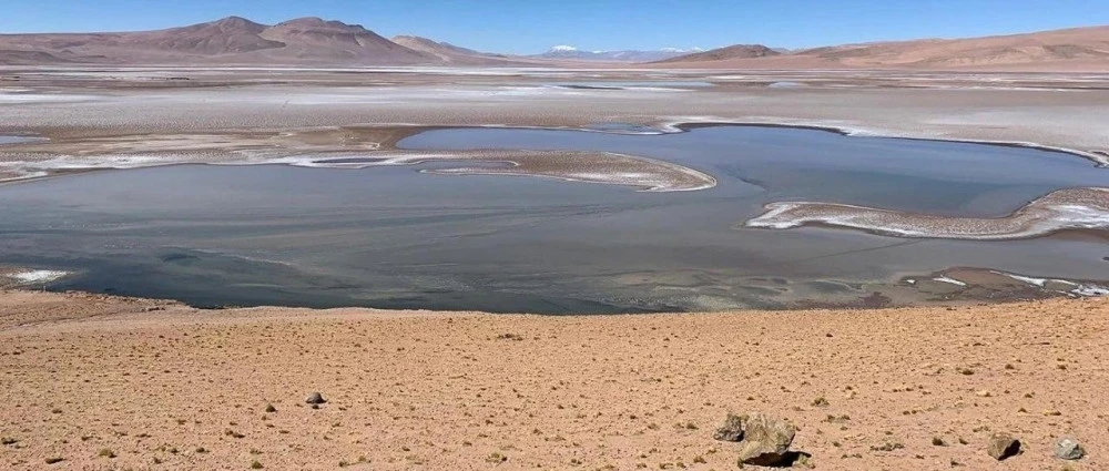 美国人宣布进入飞碟,直径9米能装足球场,里头几分钟外面4小时